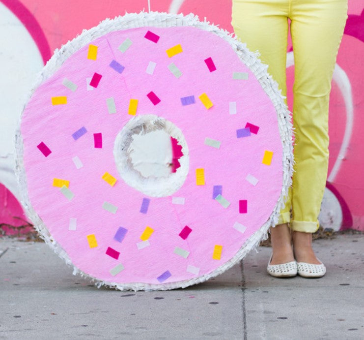 Pinata (Donut) - Cardboard