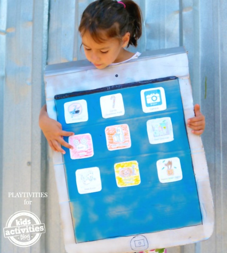 Costume (iPad) - Cardboard
